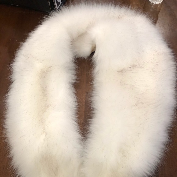 Faux Fur Ivory Shaw - Picture 5 of 5